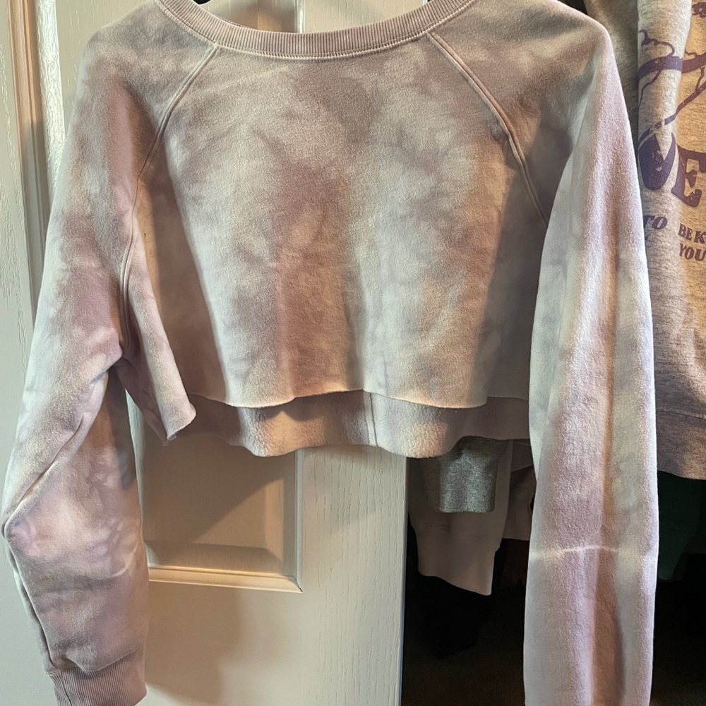 Cropped crew neck